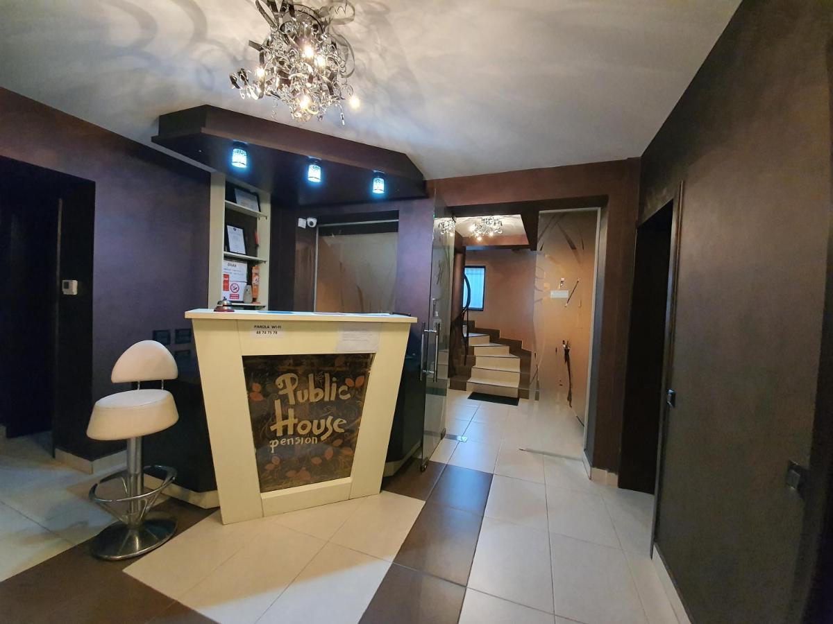 Pensiunea Public House Buşteni Buitenkant foto