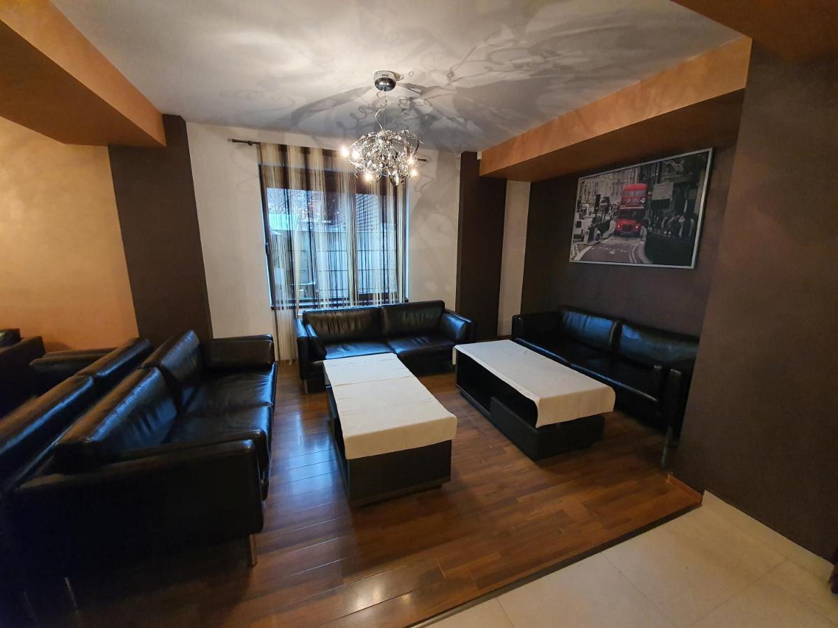 Pensiunea Public House Buşteni Buitenkant foto