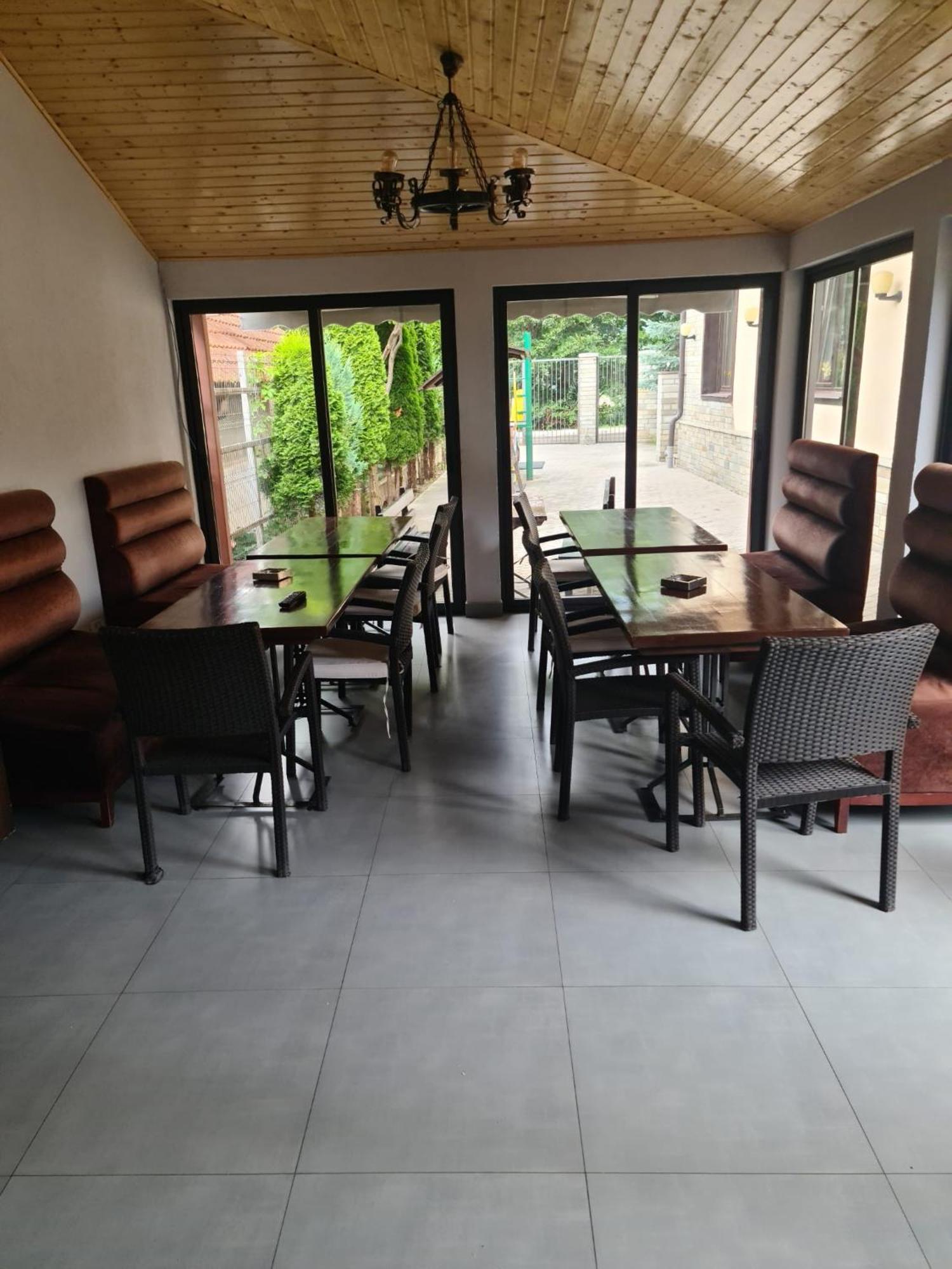 Pensiunea Public House Buşteni Buitenkant foto