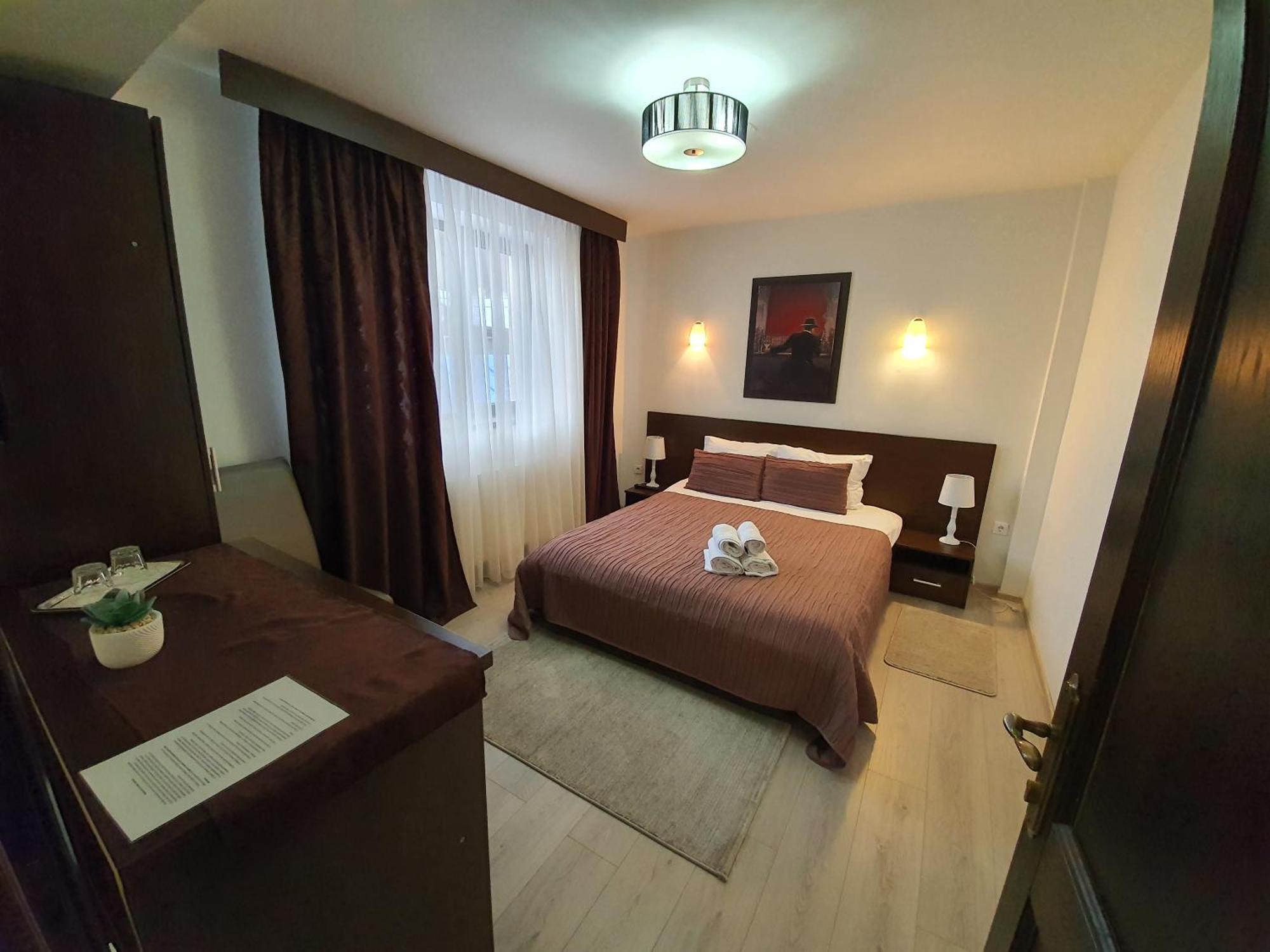Pensiunea Public House Buşteni Kamer foto