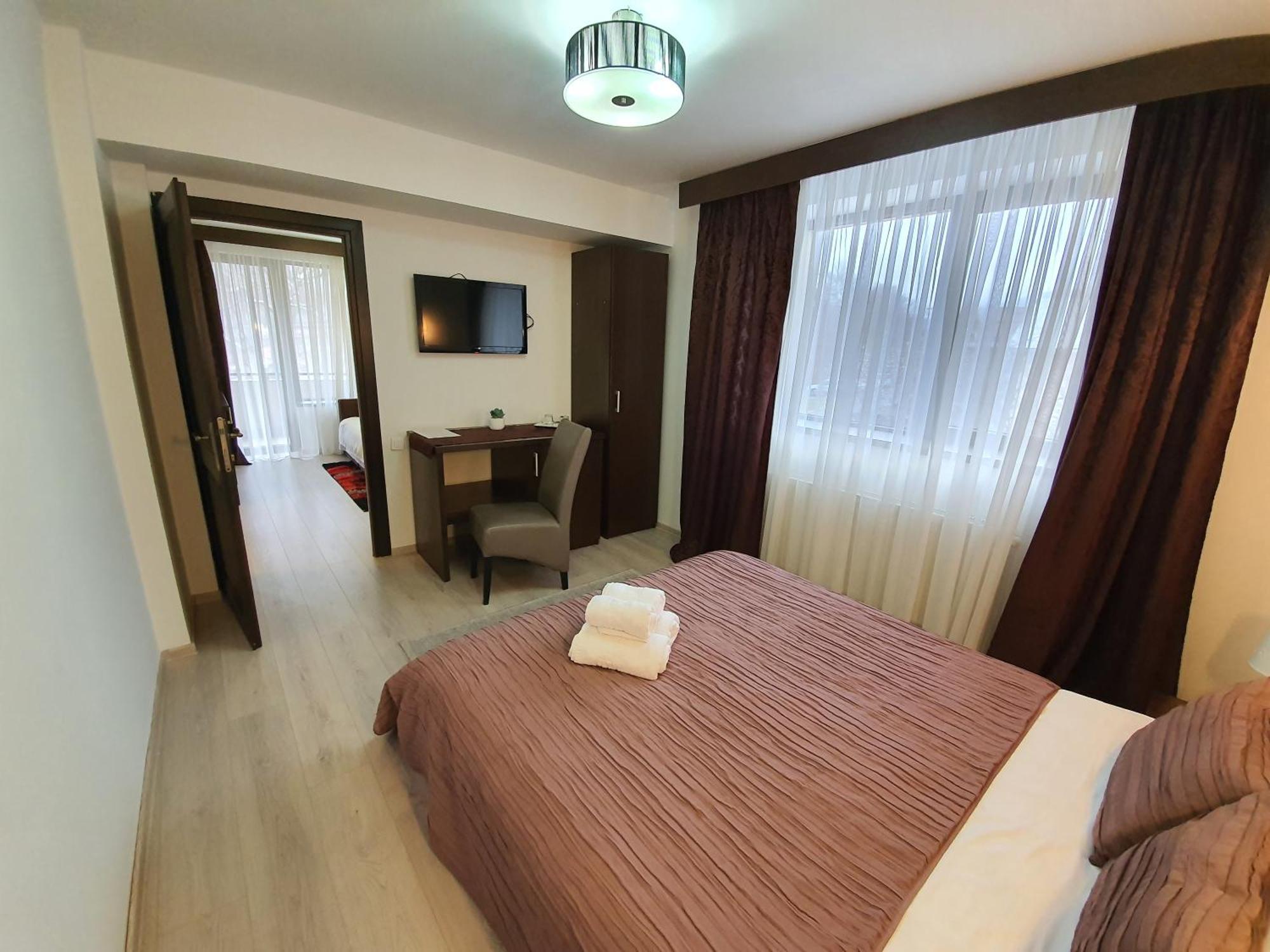 Pensiunea Public House Buşteni Kamer foto